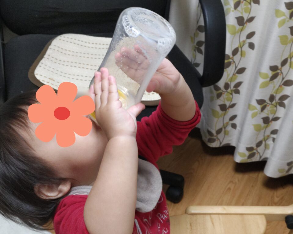 ミルクがぶ飲み1歳